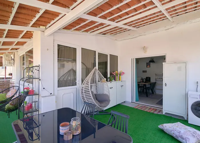 Sea-View Apt Argyroupoli, Athens